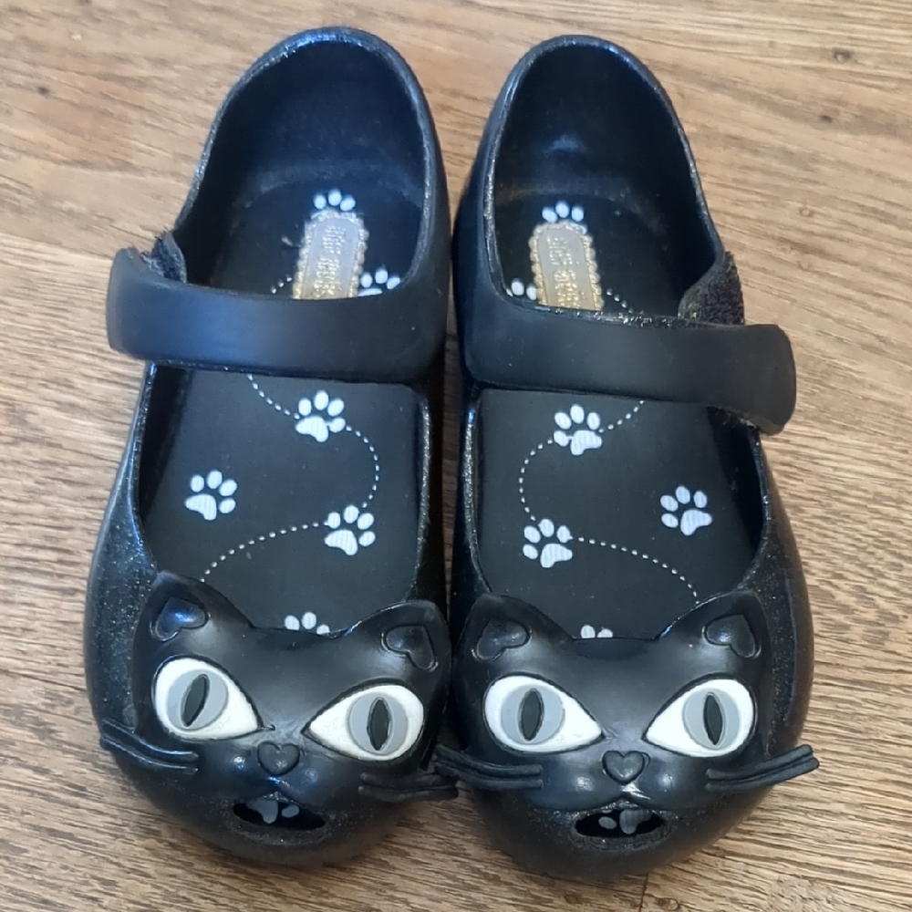 Mini Melissa Black Dress Shoes with Cat Design